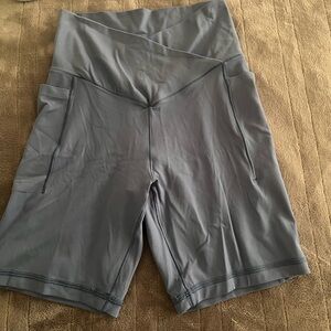 Like new are biker shorts with pocket